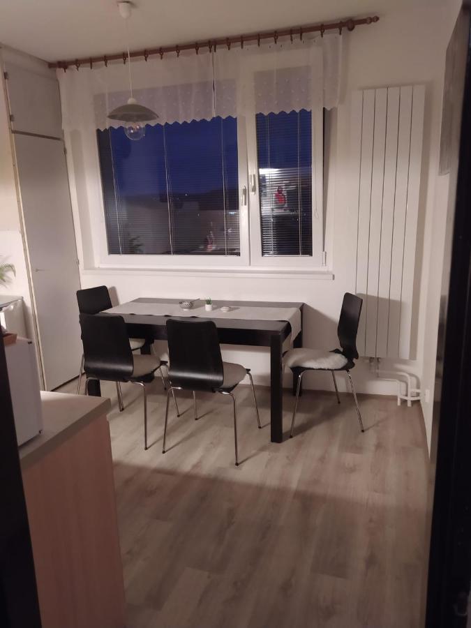 Byt Pro Dva Apartman Blansko Kültér fotó